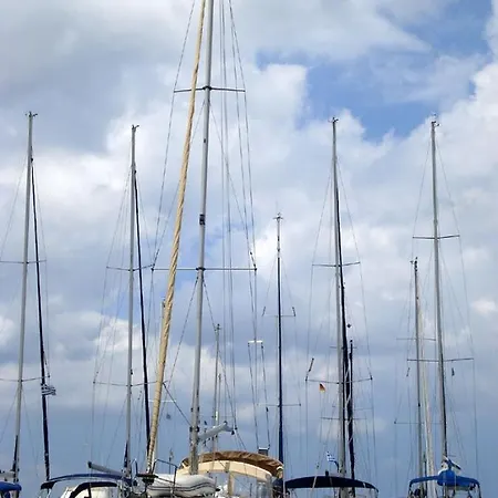 Hotel en barco Yacht Bavaria 42 - Roxana